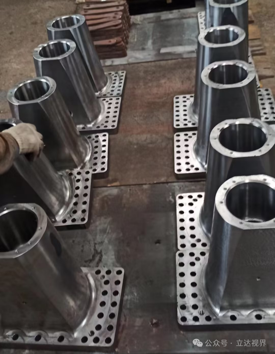 1740704935505641.png 3.png